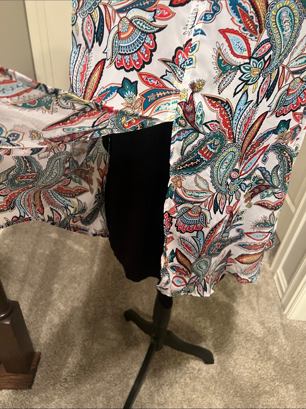 AB Studio Sleeveless V-Neck Top - White with Red, Teal, Navy, Gold - Picture 8 of 11